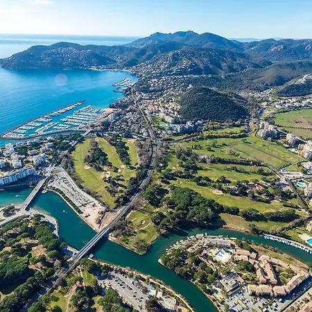 Studio Climatise Avec Petite Vue Mer * Mandelieu